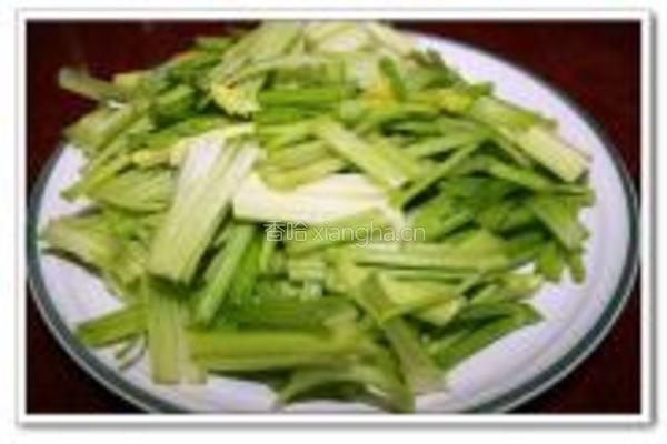 芹菜泡椒炒牛肉的做法图解2
