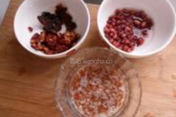 桂圆红枣红豆米糊的做法图解2