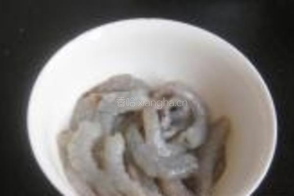 虾仁炒荸荠的做法图解2