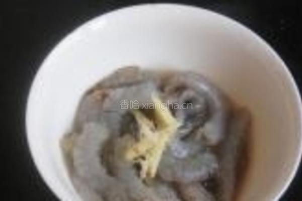 虾仁炒荸荠的做法图解3