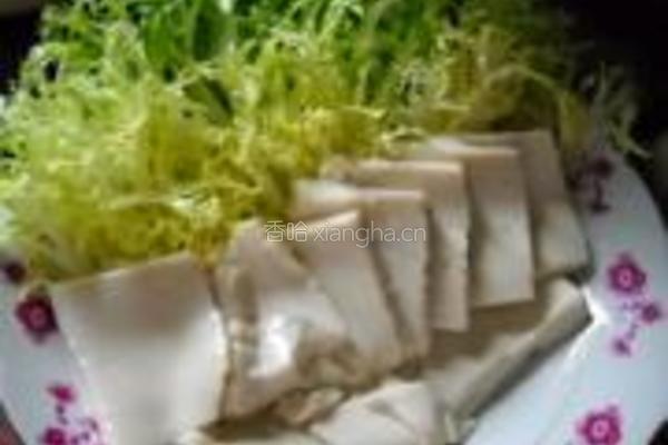 苦苣皮蛋拌豆腐的做法图解2