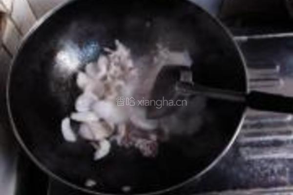 砂锅墨鱼仔的做法图解4