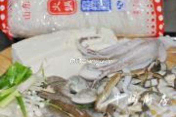 海鲜粉丝煲的做法图解1
