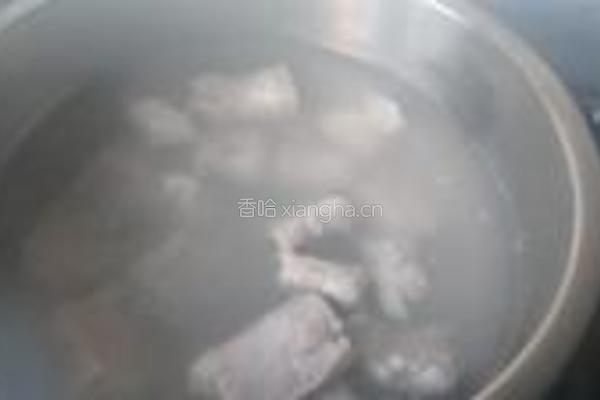 板栗烧寸排的做法图解2