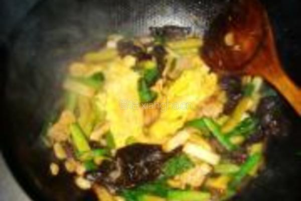 鸡蛋肉丝炒三样的做法图解13