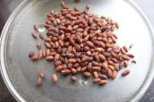 挂霜花生的做法图解3