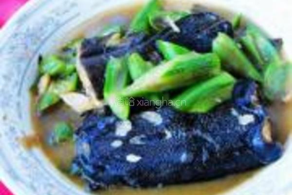 鲶鱼头尾烧丝瓜的做法图解9