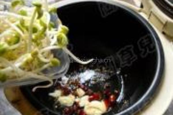 饭煲麻辣豆芽焖面的做法图解5