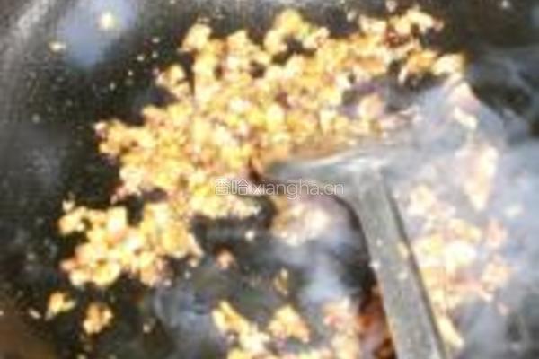 香菇芽菜煸芸豆的做法图解6