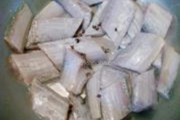 红烧带鱼的做法图解1