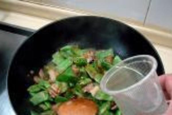 猪肉焖扁豆的做法图解4