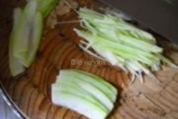 糖醋翠衣紫甘蓝的做法图解3