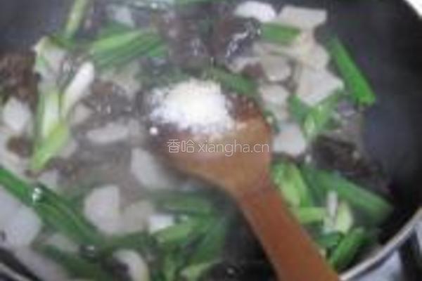 大蒜木耳炒山药的做法图解7