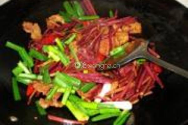 猪肉炒蕨菜的做法图解12