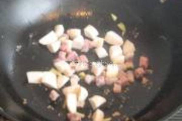 黄花菜咸肉粥的做法图解4