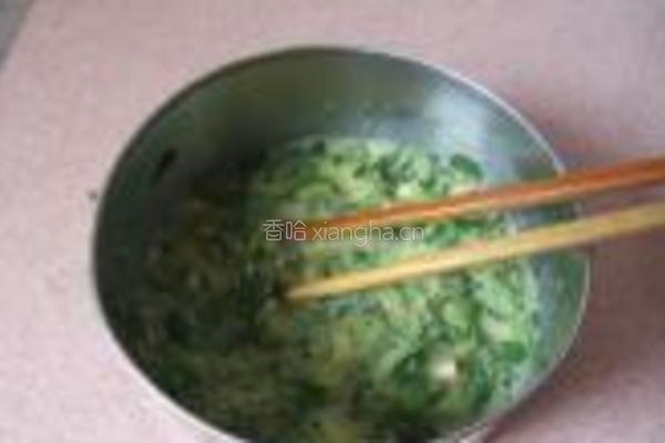 香菜炒鹅蛋的做法图解3