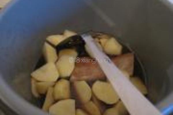 土豆烧牛腩的做法图解14