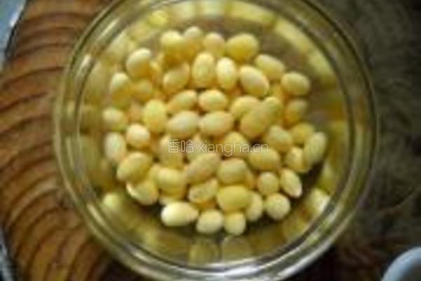 荠菜黄豆粥的做法图解2