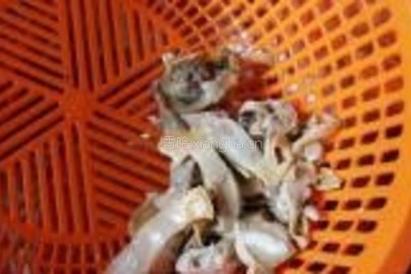 笋尖河蚌煲豆腐的做法图解4