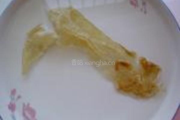 鱼胶炖猪肚的做法图解1