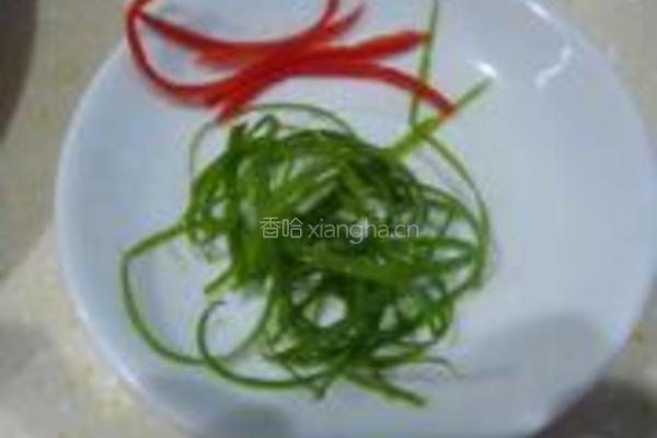 鲈鱼蒸水蛋的做法图解2