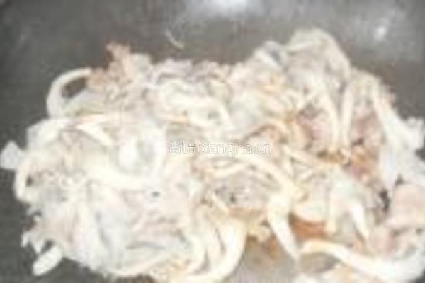 凤尾菇炒肉的做法图解5