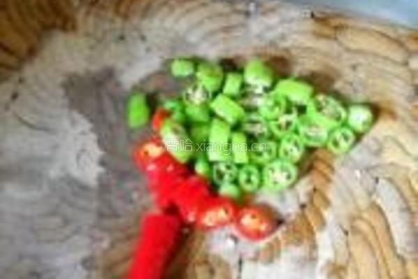 酸豆角炒鸽肫的做法图解4