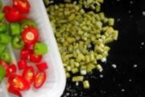 酸豆角炒鸽肫的做法图解8