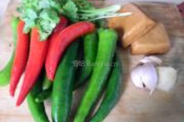 双椒豆香干的做法图解1