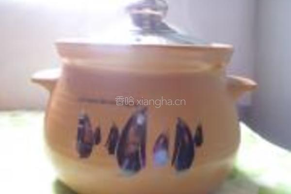 西洋参煲鸡汤的做法图解1