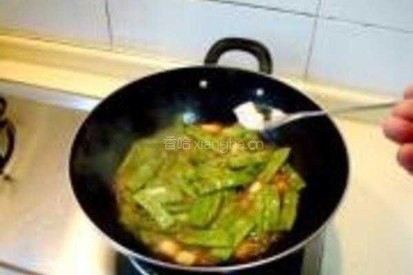 鱼露金蒜焖扁豆的做法图解11