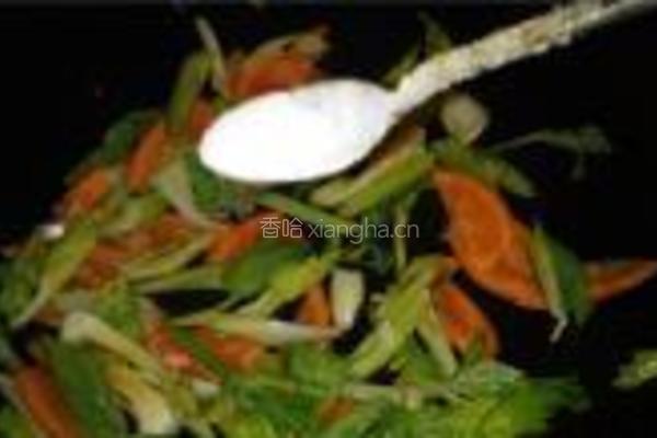 芹菜炒黑木耳的做法图解8