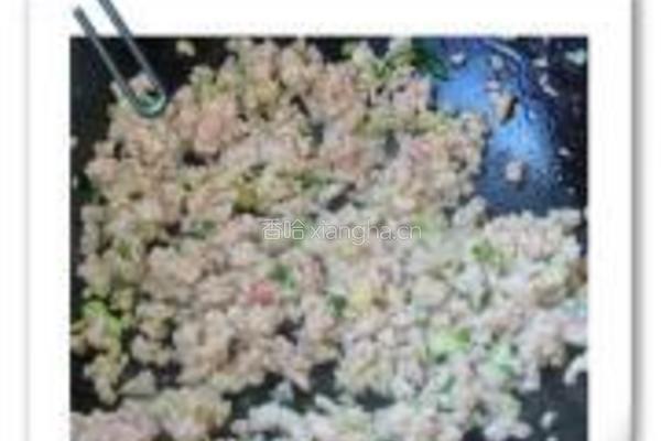 木耳肉末韭菜包子的做法图解6