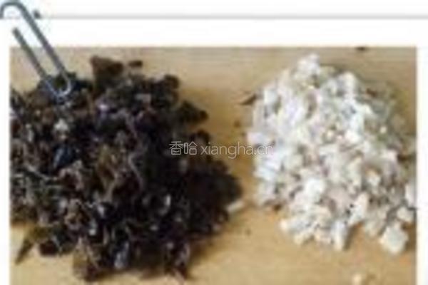 木耳肉末韭菜包子的做法图解7