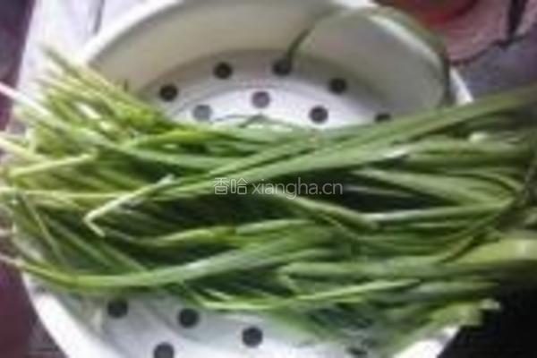 韭菜炒豆腐皮的做法图解1