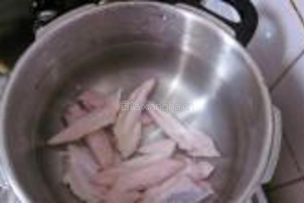鲜菇鸡汁煲的做法图解3