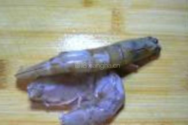 玛瑙蜜汁虾的做法图解3