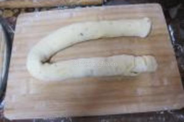 红豆沙地瓜花卷的做法图解5