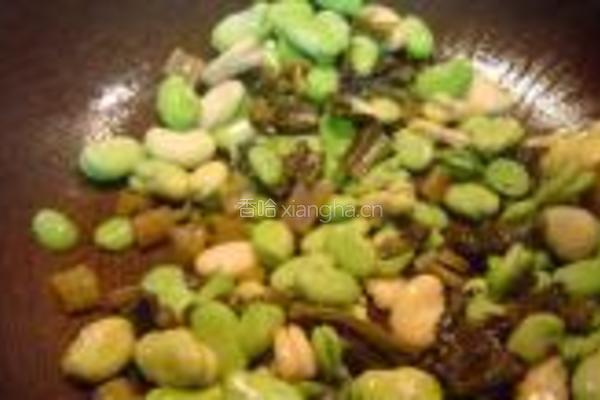 糟菜炒蚕豆的做法图解4