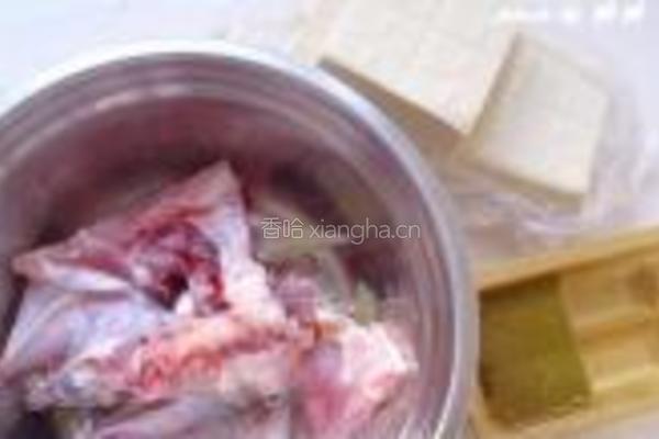 咖喱鱼头豆腐汤的做法图解1