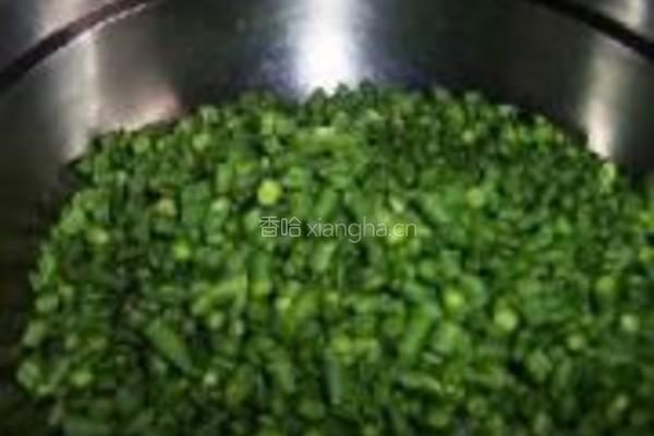 肉末豇豆面的做法图解2