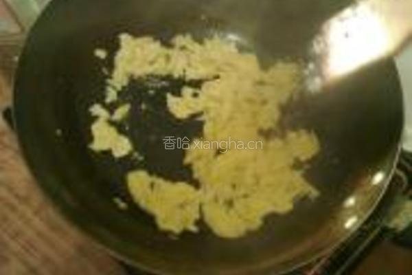 鸡蛋炒芹菜的做法图解3