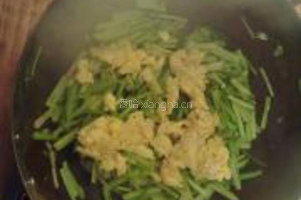 鸡蛋炒芹菜的做法图解6