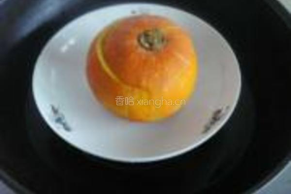虾仁银鱼金瓜盅的做法图解6