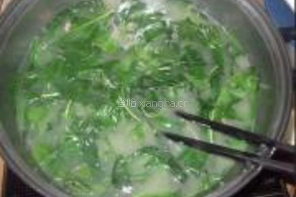 咸猪骨滚辣椒叶的做法图解5
