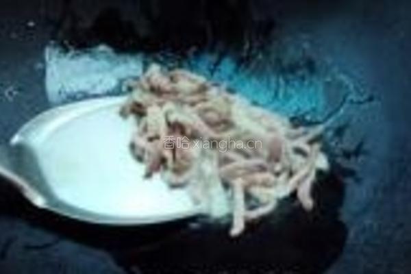 腊肉炒银鱼的做法图解4