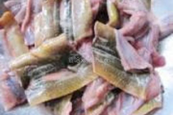 黄鳝炒空心菜的做法图解2