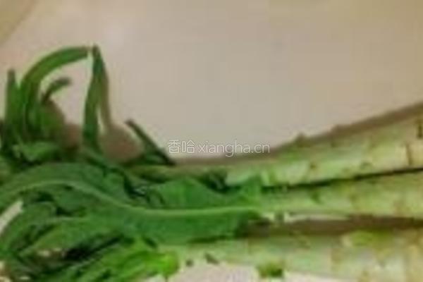 红烧肉炖莴笋的做法图解2
