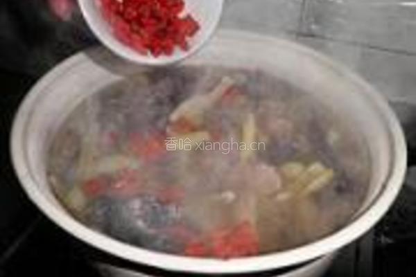乌骨鸡银杏排骨汤的做法图解7