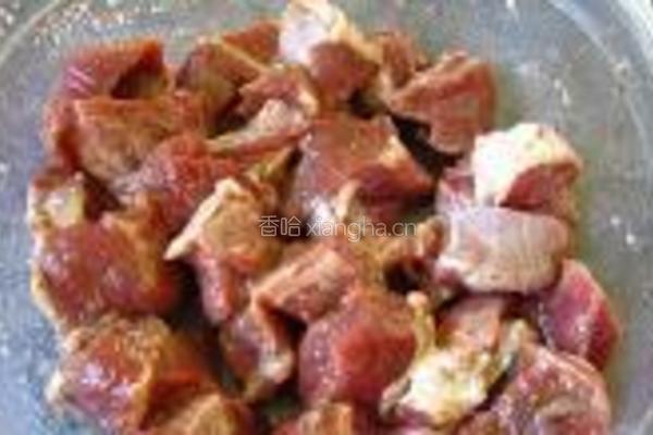 香辣嫩滑羊肩肉的做法图解1